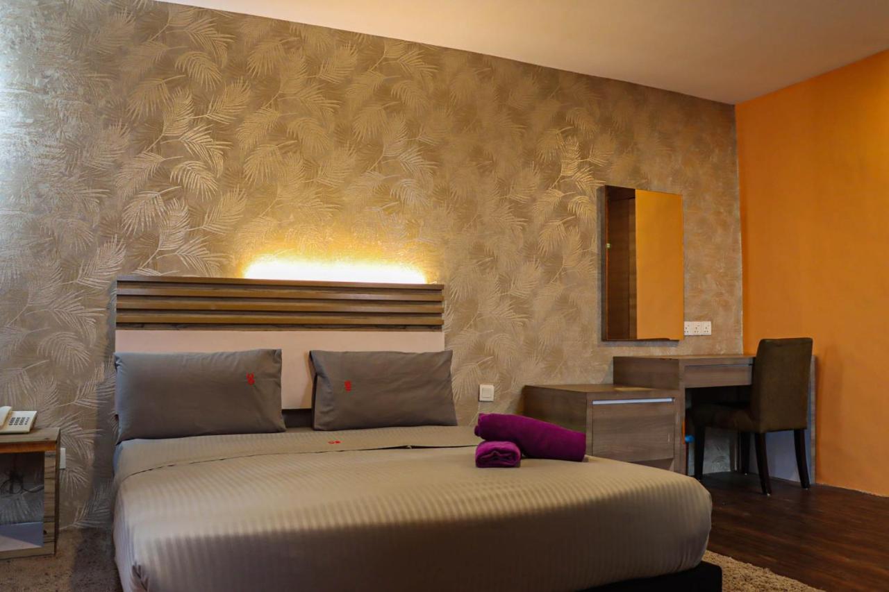 Classical Boutique Hotel Пухонг Екстериор снимка
